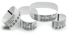 Pulseras Zebra Z-Band impresas con nombre y código de barras